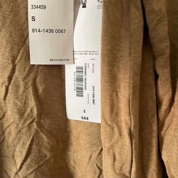 Liz Claiborne V- Neck Long Sleeve shirt with Gold Hardware- Size Small - Picture 5 of 6